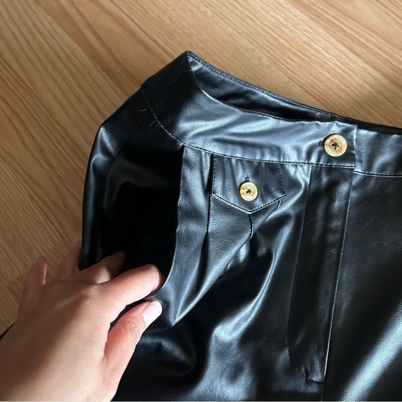 Blank NYC Black Vegan Leather High Rise Cropped Pants Women’s 26 - Picture 4 of 9